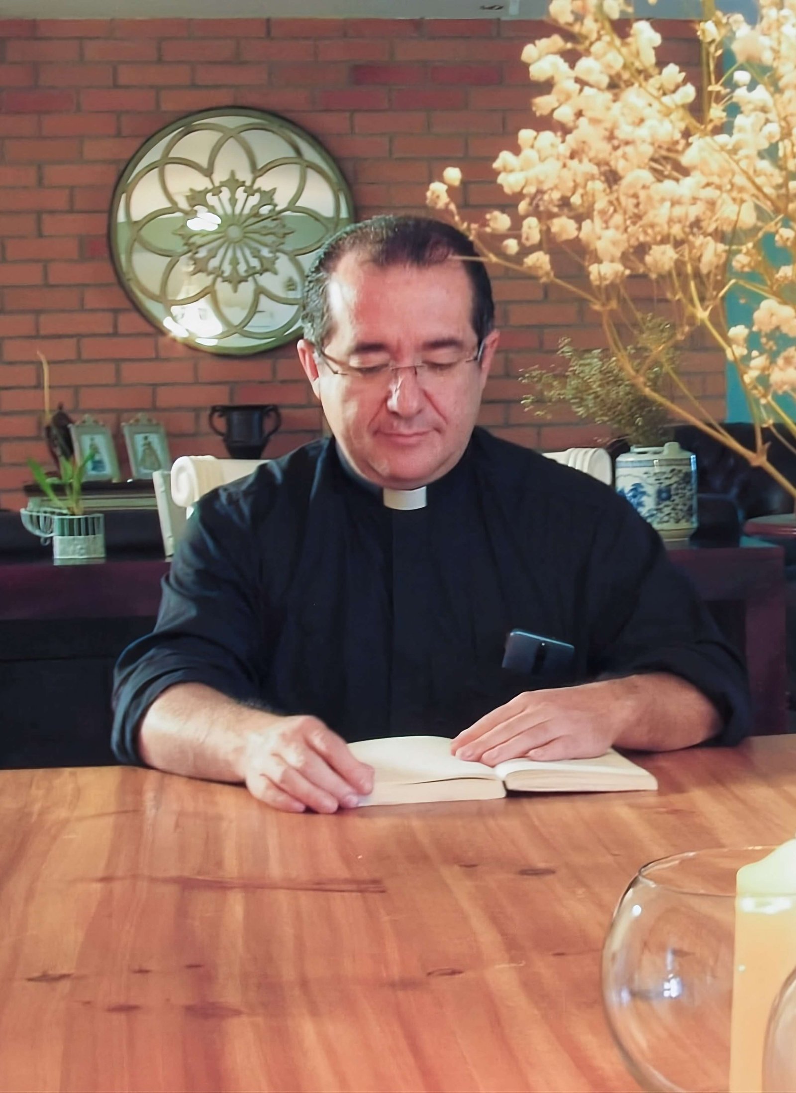 Padre Jimmy Arias Piedra